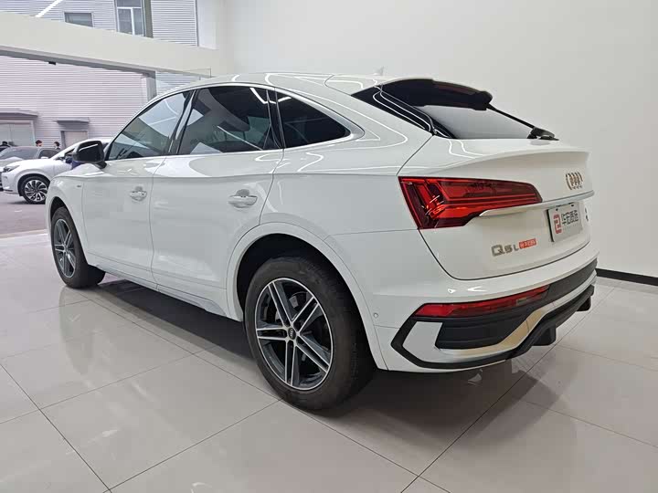 Фото 3 - Audi Q5L Sportback