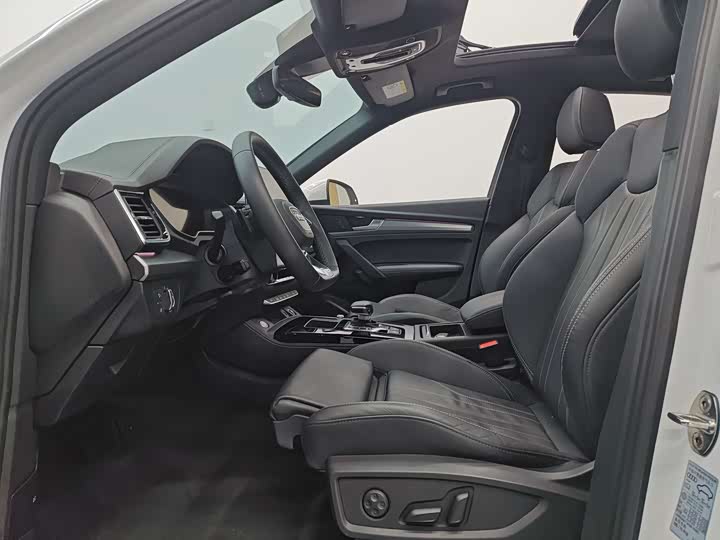 Фото 6 - Audi Q5L Sportback