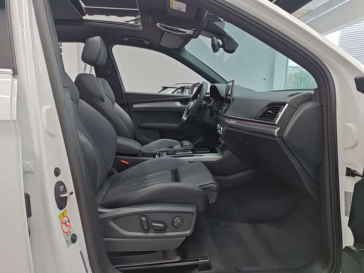 Фото 8 - Audi Q5L Sportback