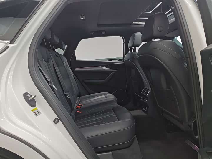 Фото 9 - Audi Q5L Sportback