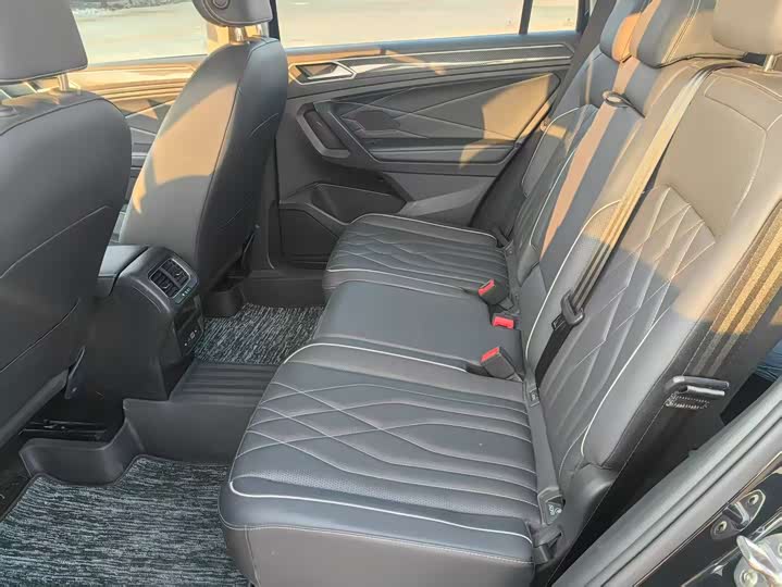 Фото 5 - Volkswagen Tiguan L Pro