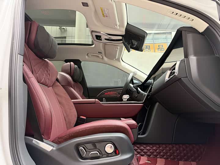 Фото 5 - Hongqi E-HS9