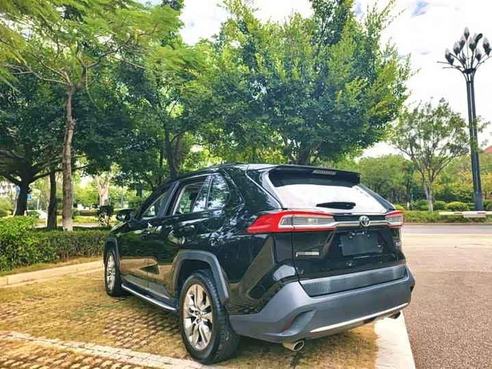 Фото 4 - Toyota Wildlander