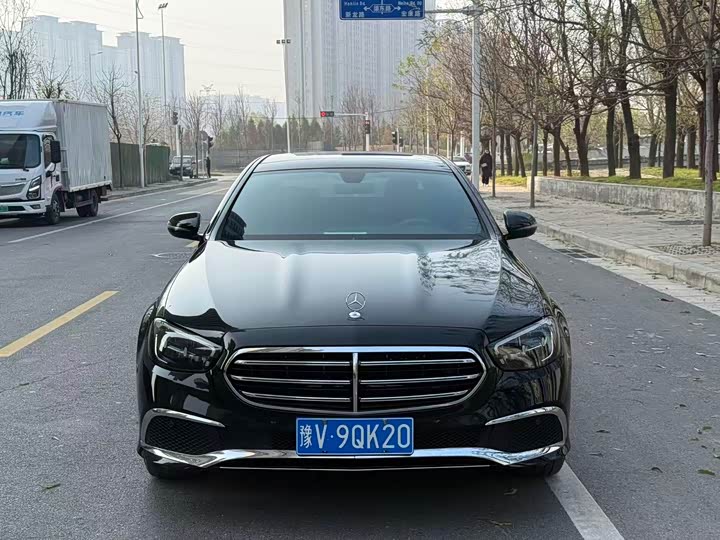 Фото 2 - Mercedes-Benz E-Class