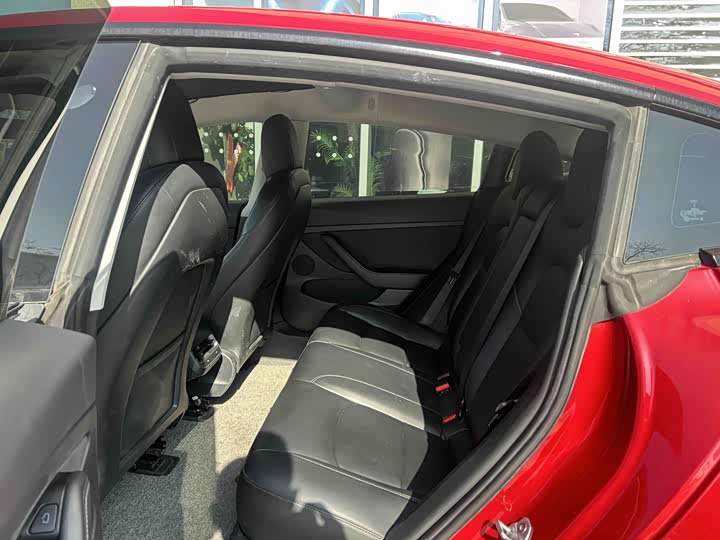 Фото 5 - Tesla Model 3