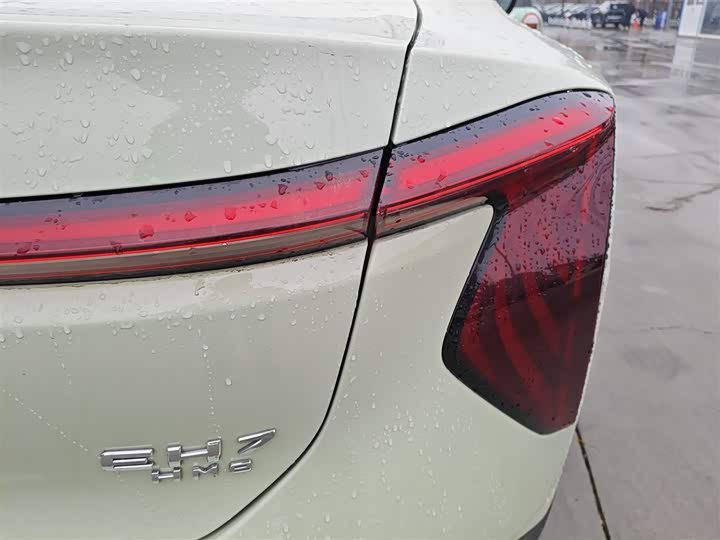 Фото 8 - Hongqi EH7