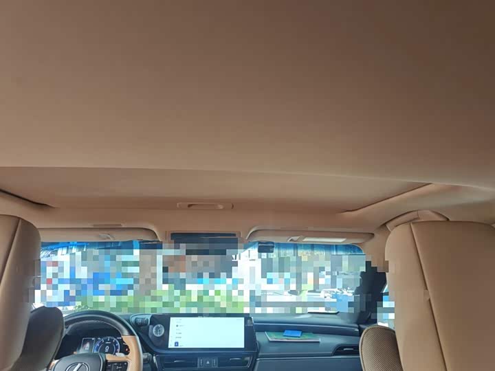 Фото 9 - Lexus ES