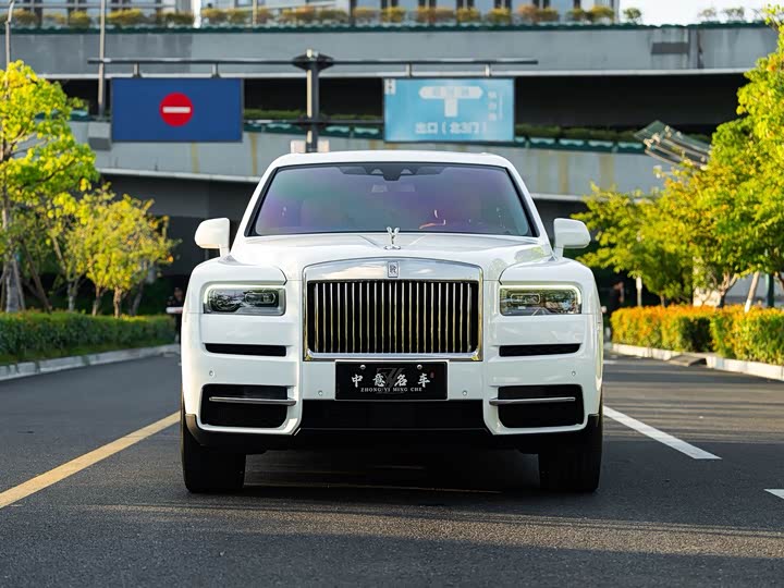Фото 2 - Rolls-Royce Cullinan
