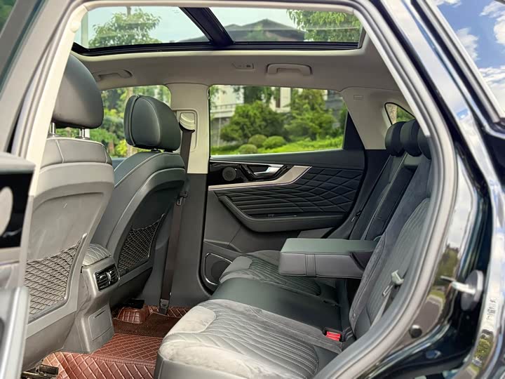 Фото 9 - Hongqi HS5