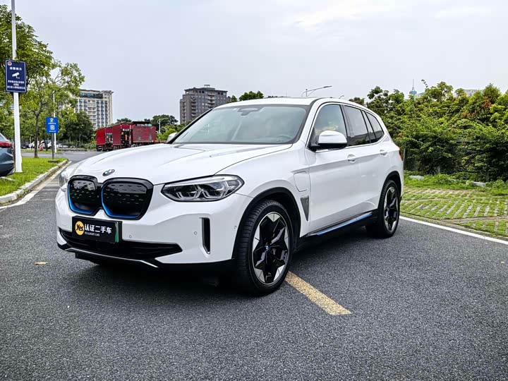 Фото 1 - BMW iX3