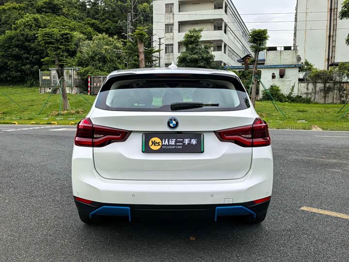 Фото 4 - BMW iX3