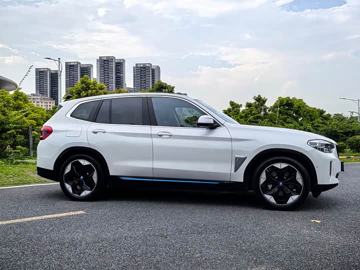 Фото 5 - BMW iX3