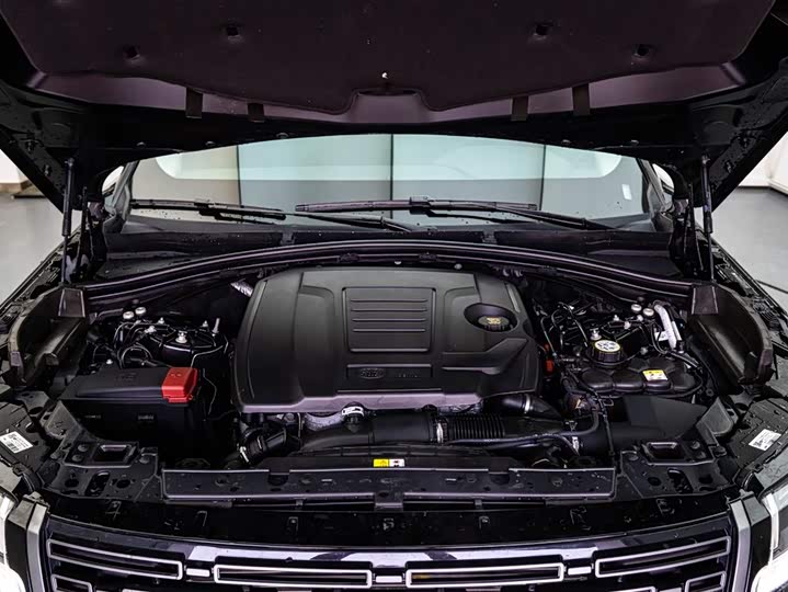 Фото 8 - Land Rover Range Rover Velar