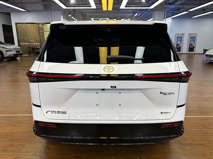 Фото 6 - Toyota bZ3X