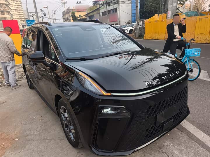 Фото 4 - Maxus G70