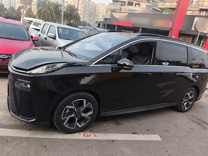 Фото 5 - Maxus G70