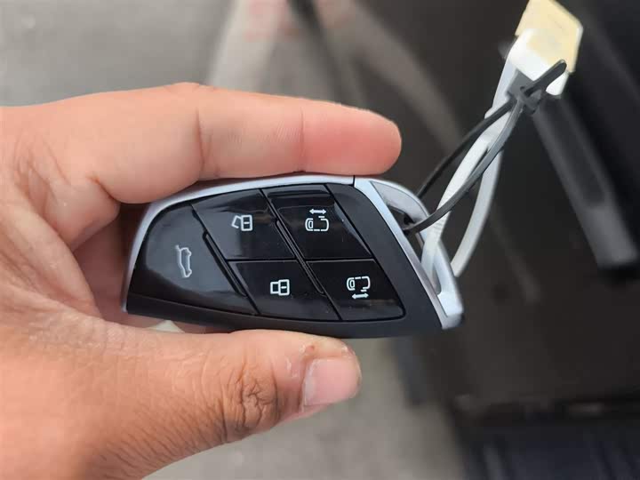 Фото 9 - Maxus G70