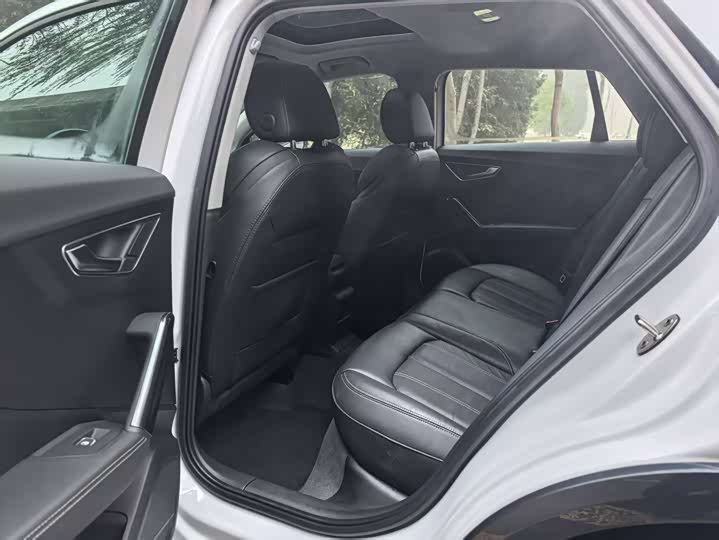 Фото 8 - Audi Q2L