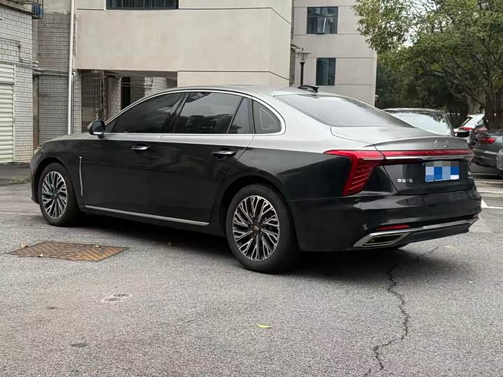 Фото 9 - Hongqi H5