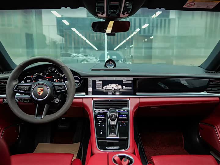 Фото 2 - Porsche Panamera