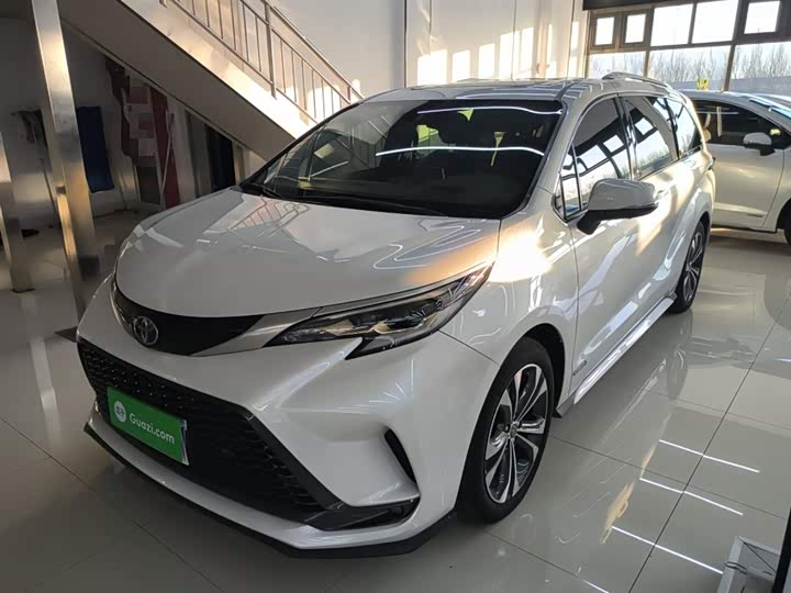 Фото 1 - Toyota Granvia