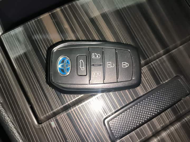 Фото 9 - Toyota Granvia