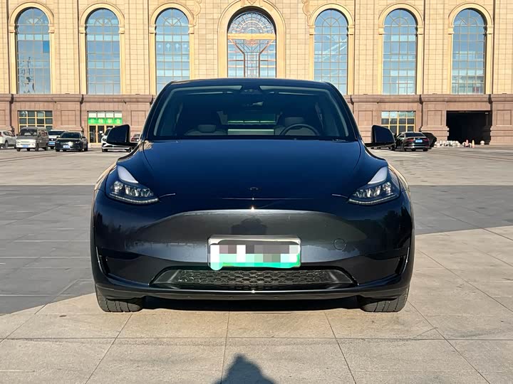 Фото 2 - Tesla Model Y