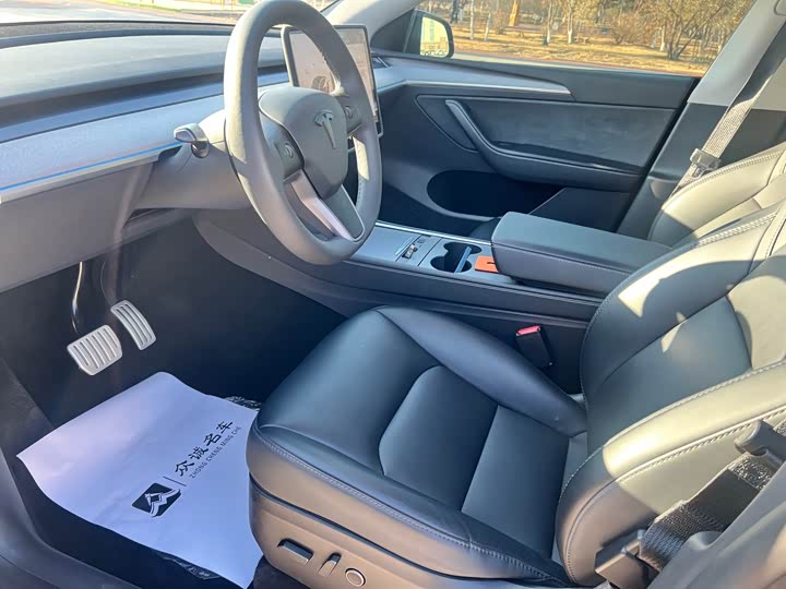 Фото 4 - Tesla Model Y