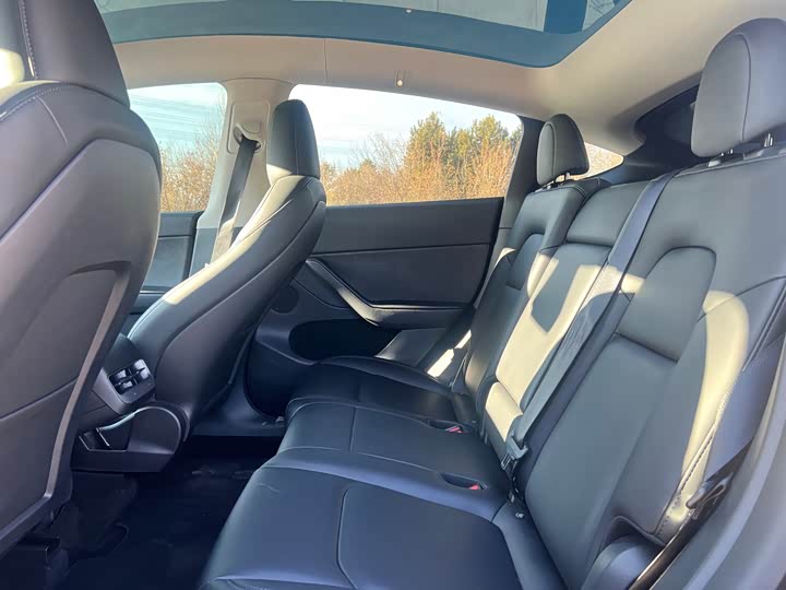 Фото 6 - Tesla Model Y