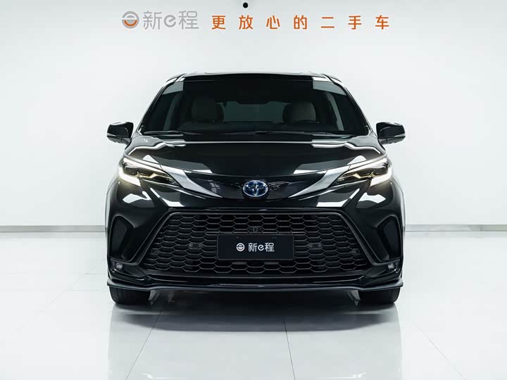 Фото 2 - Toyota Granvia