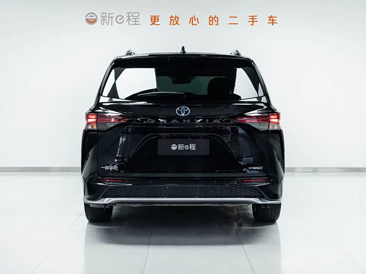 Фото 5 - Toyota Granvia