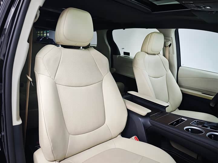 Фото 9 - Toyota Granvia