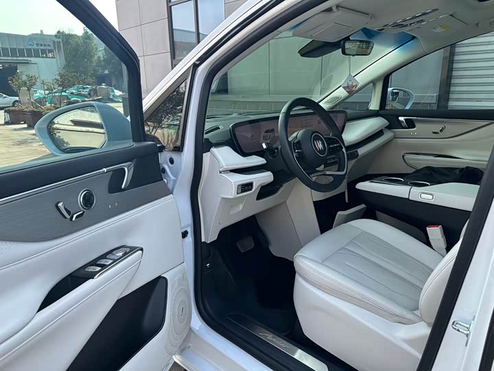 Фото 3 - Buick GL8 Hybrid