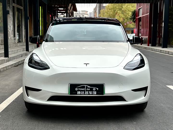 Фото 2 - Tesla Model Y