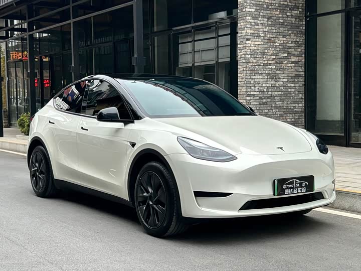 Фото 3 - Tesla Model Y