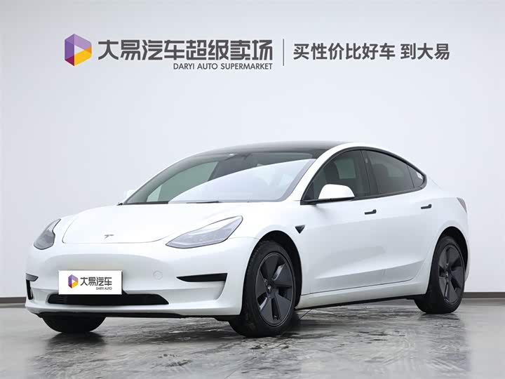 Фото 1 - Tesla Model 3