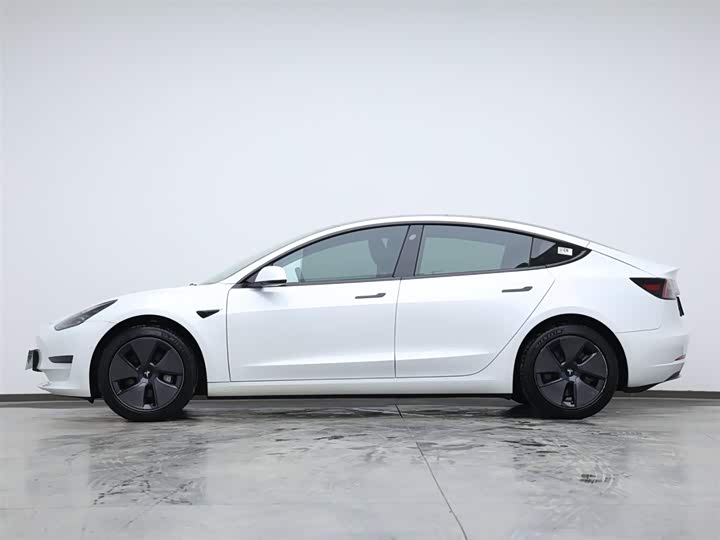 Фото 5 - Tesla Model 3
