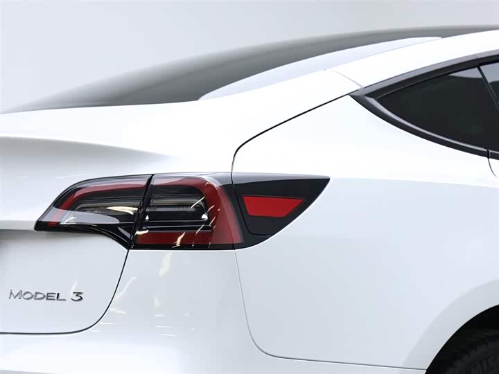 Фото 7 - Tesla Model 3