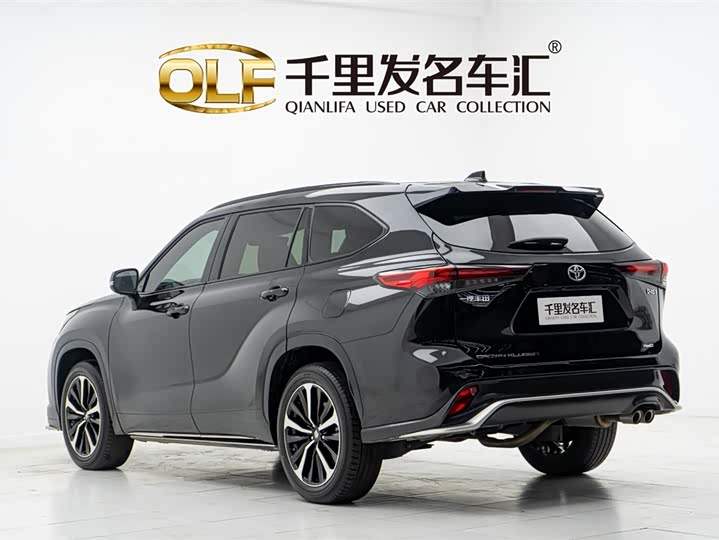 Фото 4 - Toyota Crown Kluger