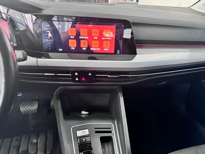 Фото 8 - Volkswagen Golf