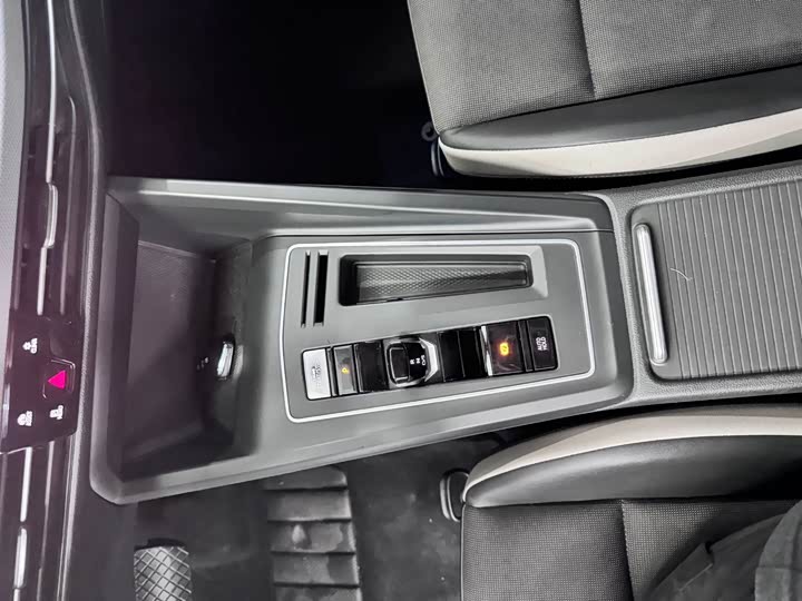 Фото 9 - Volkswagen Golf