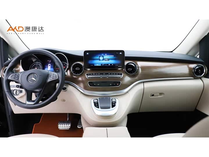 Фото 5 - Mercedes-Benz V-Class