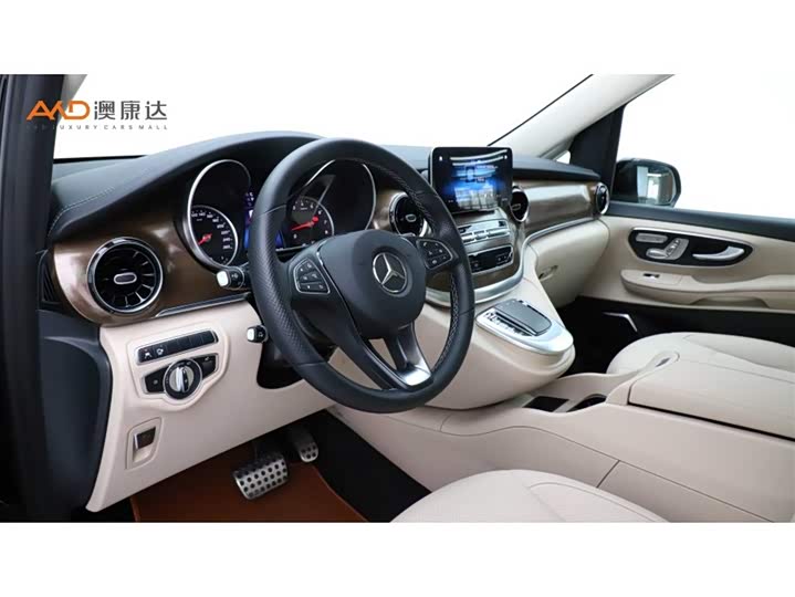 Фото 6 - Mercedes-Benz V-Class
