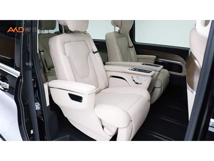 Фото 8 - Mercedes-Benz V-Class