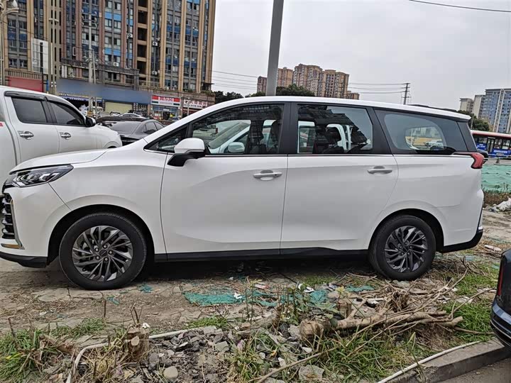 Фото 5 - Maxus G50