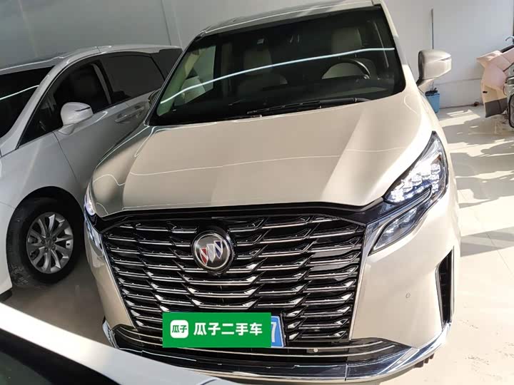 Фото 3 - Buick GL8 ES