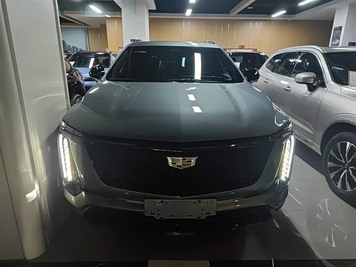 Фото 3 - Cadillac XT5
