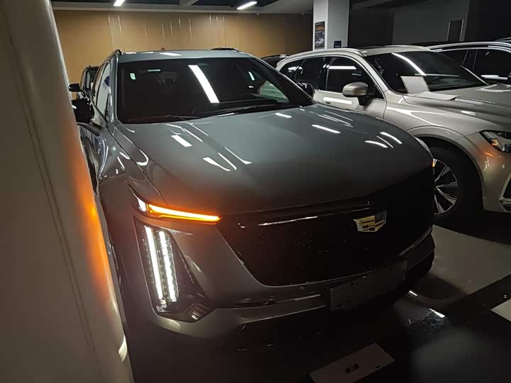 Фото 4 - Cadillac XT5