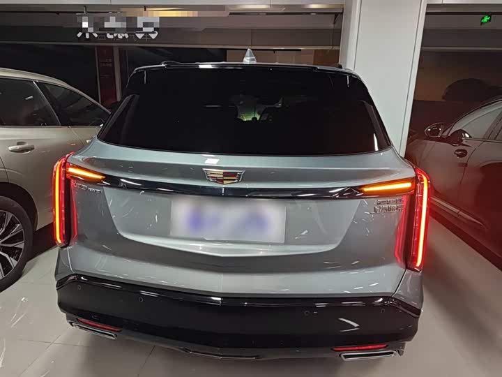 Фото 6 - Cadillac XT5