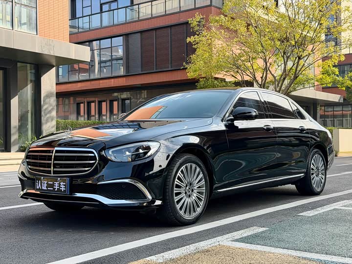 Фото 1 - Mercedes-Benz E-Class